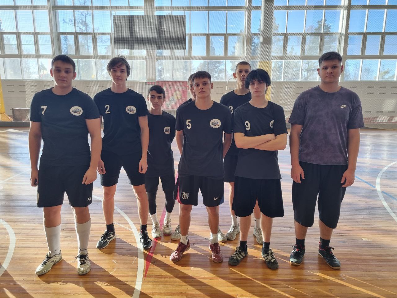 Команда БПромТ ИГРАЕТ В ФУТБОЛ!